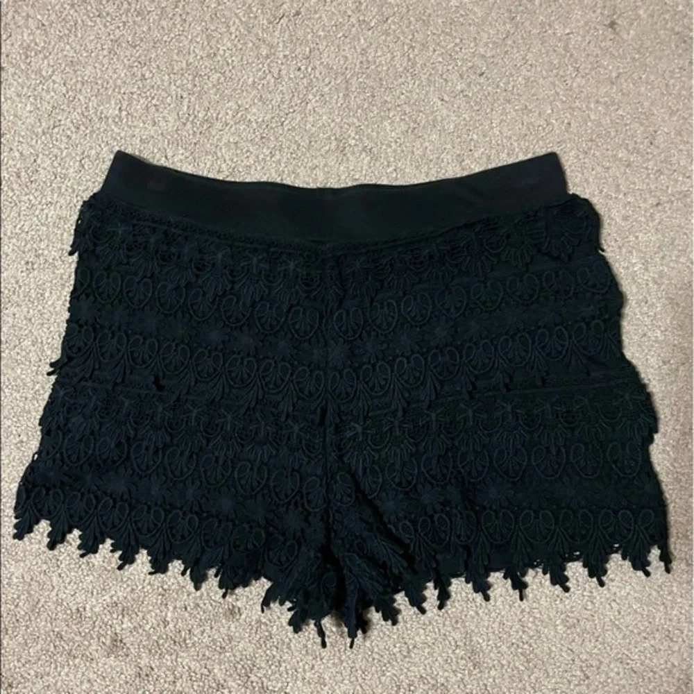 Express black‎ floral crochet- like short size small